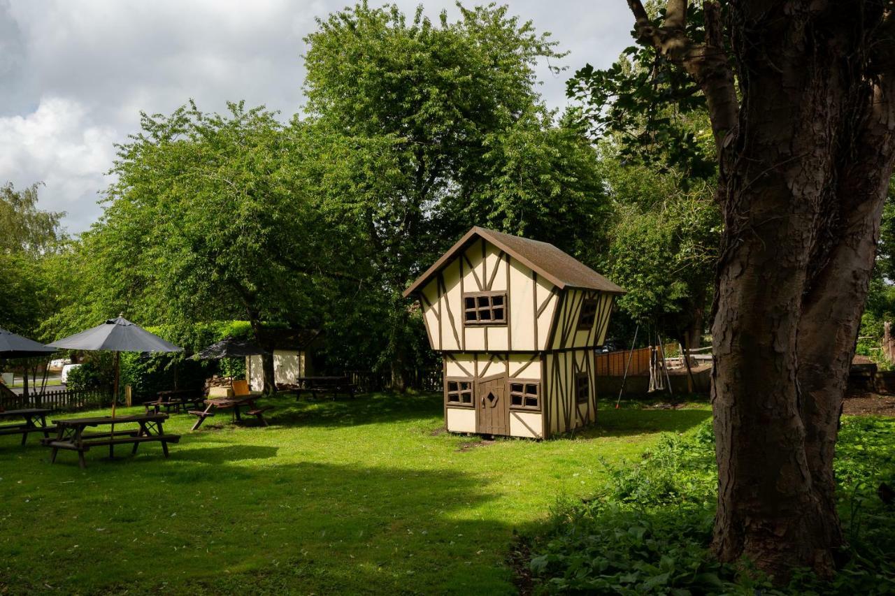 הוק The Poacher Inn מראה חיצוני תמונה