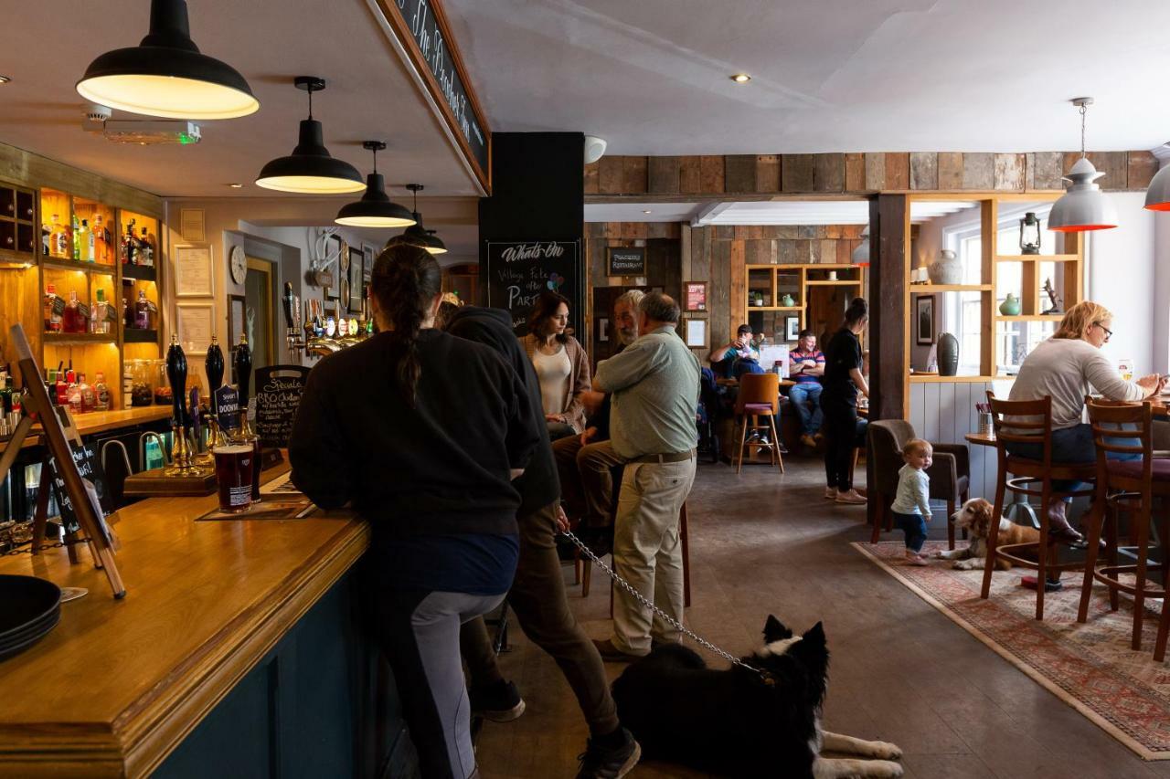 הוק The Poacher Inn מראה חיצוני תמונה